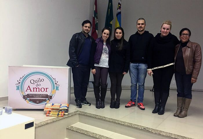 Visita - Igreja  Quadrangular, no bairro Barreiros, em São José